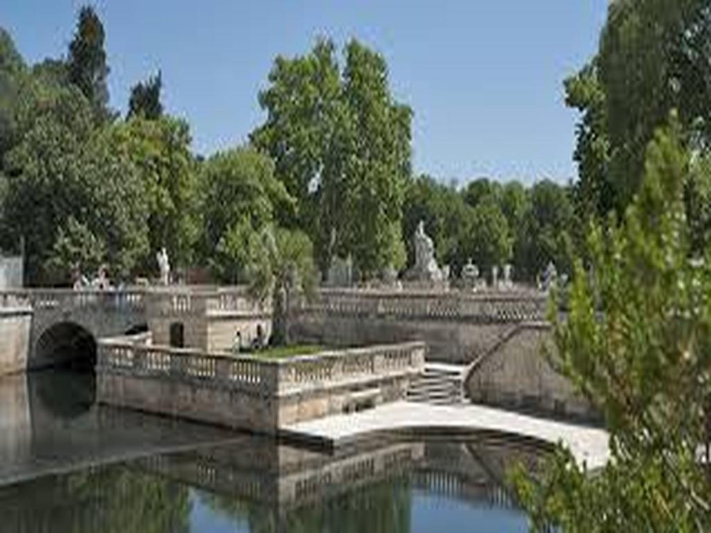 Chambres D'Hotes Des Huppes Nimes Exterior photo